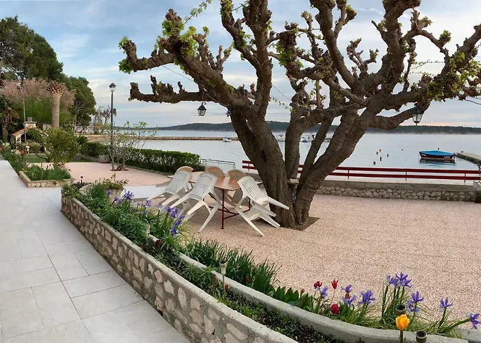 One Lägenhet Banjol